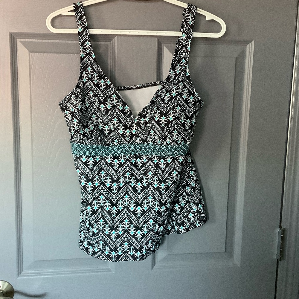 Christina Geometric Black and Teal Tank Top
